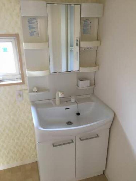 シャワー付洗面化粧台