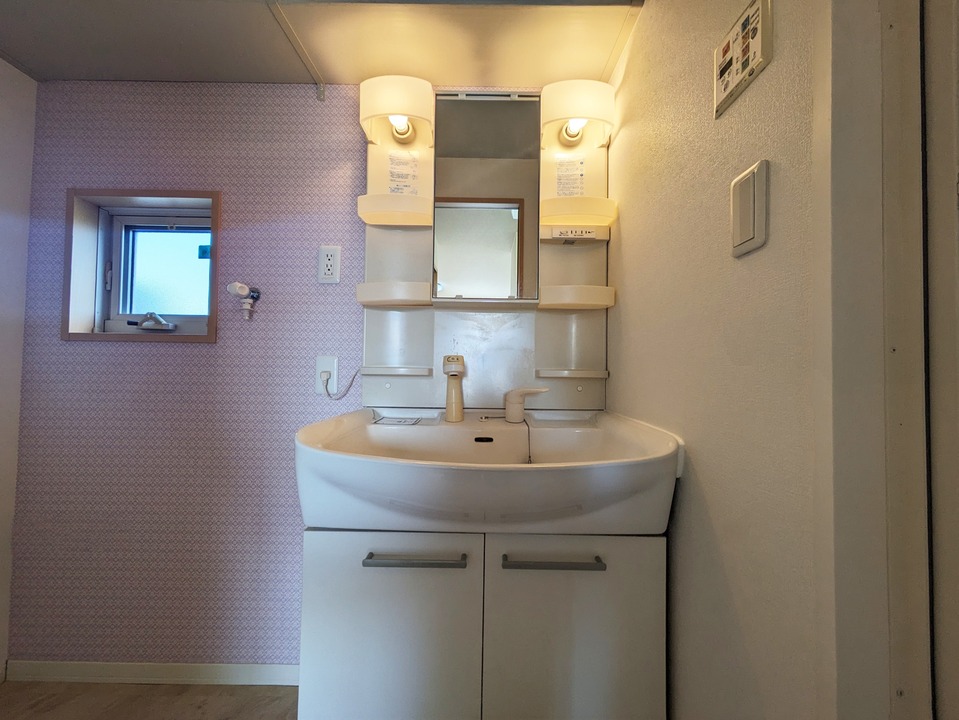 シャワー付洗面化粧台