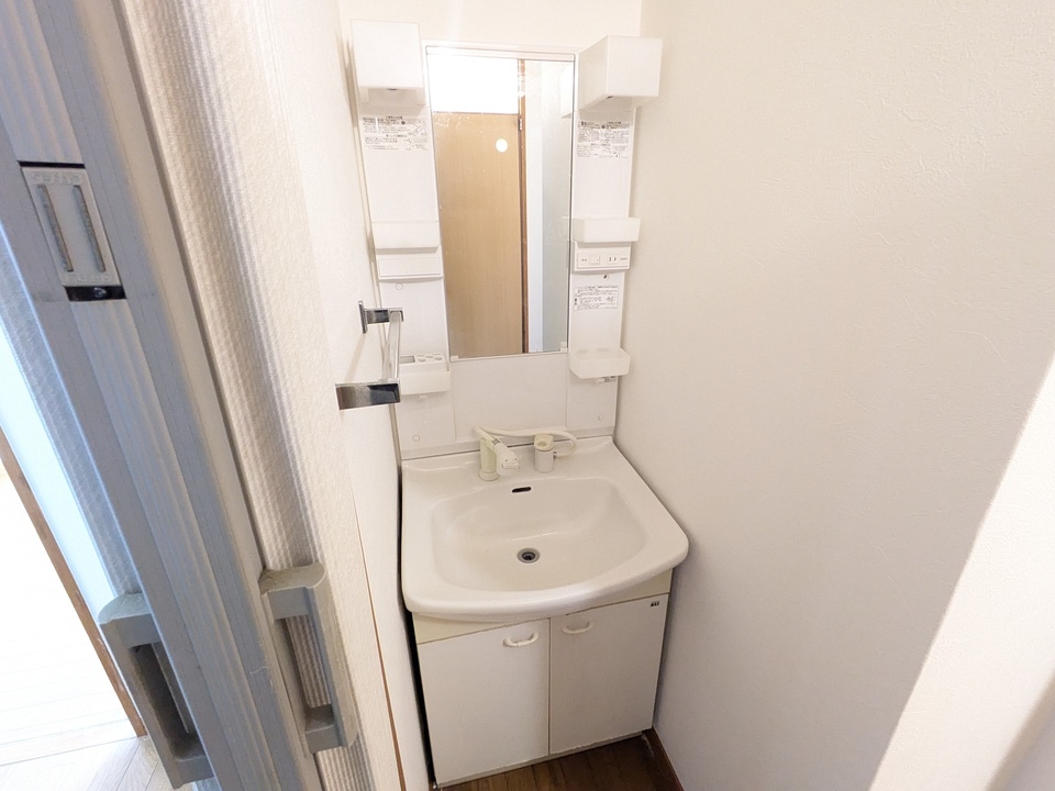 シャワー付洗面化粧台