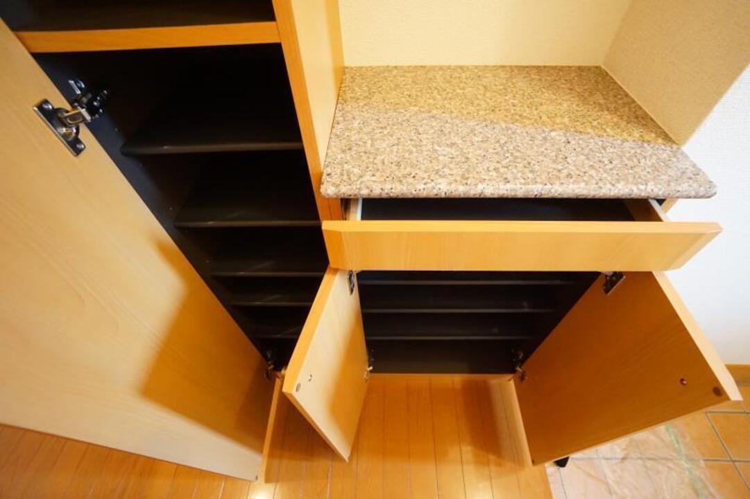 シューズボックス