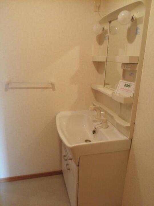 シャワー付洗面化粧台