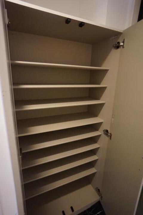 シューズボックス