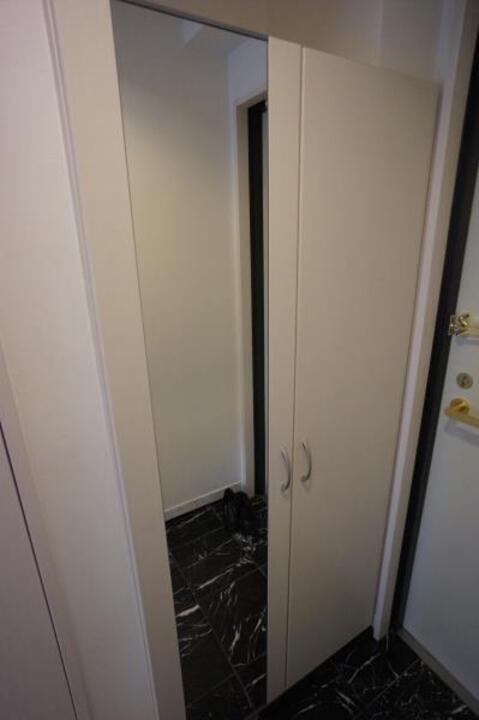 シューズボックス