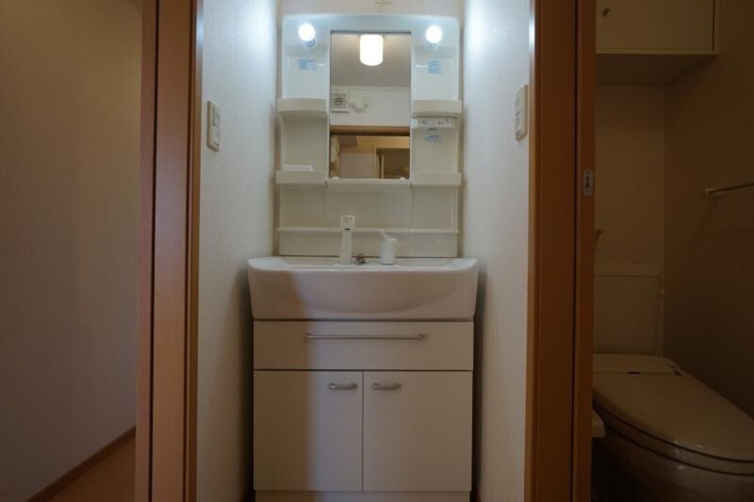 シャワー付洗面化粧台