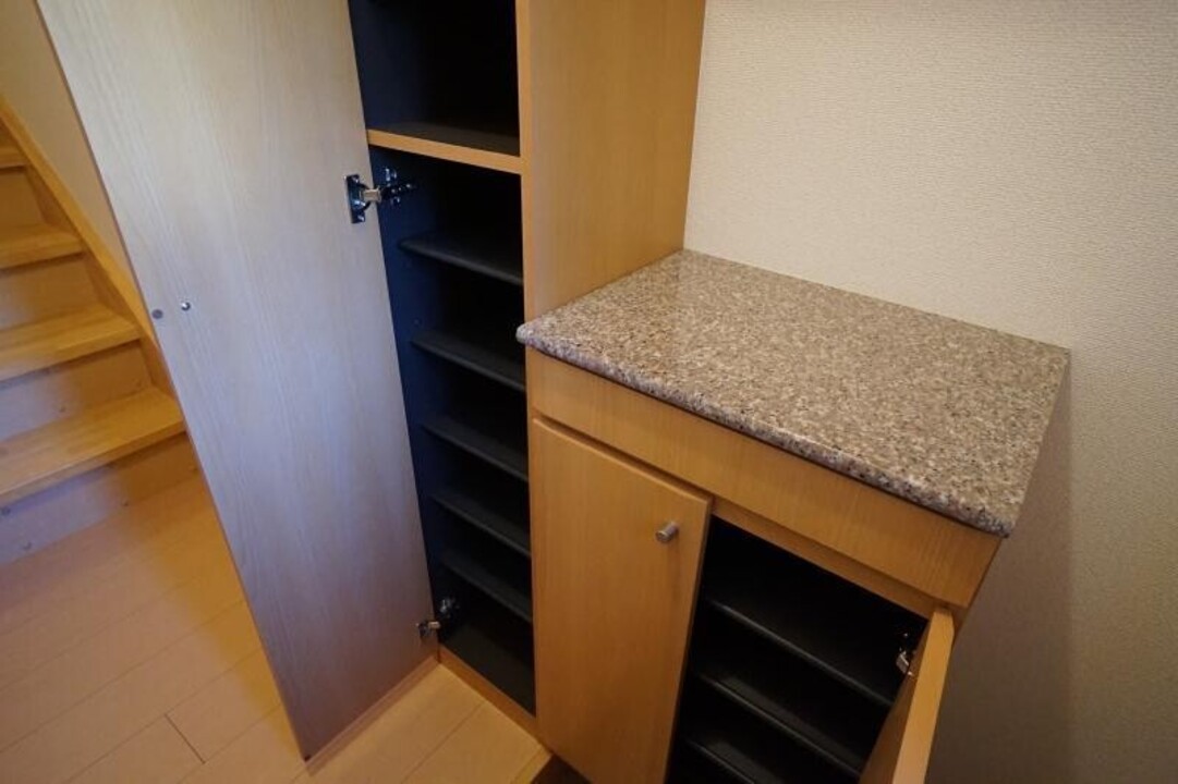 シューズボックス