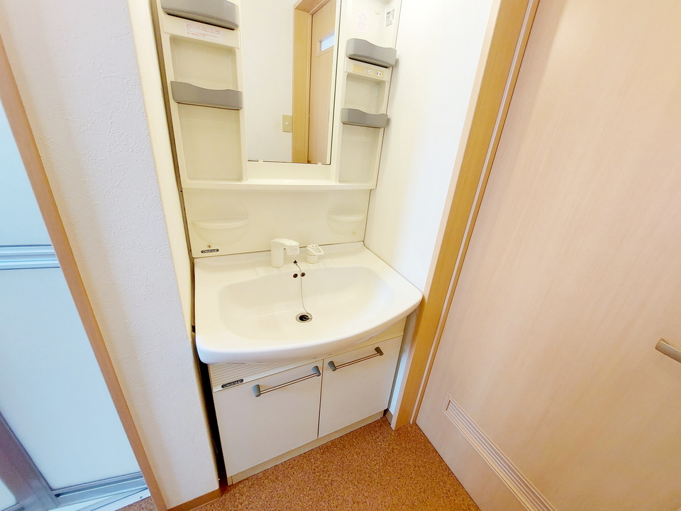 シャワー付洗面化粧台