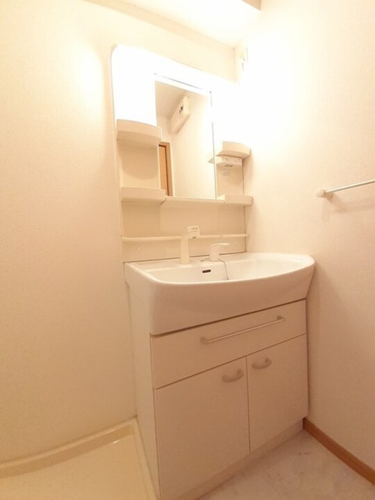 シャワー付洗面化粧台