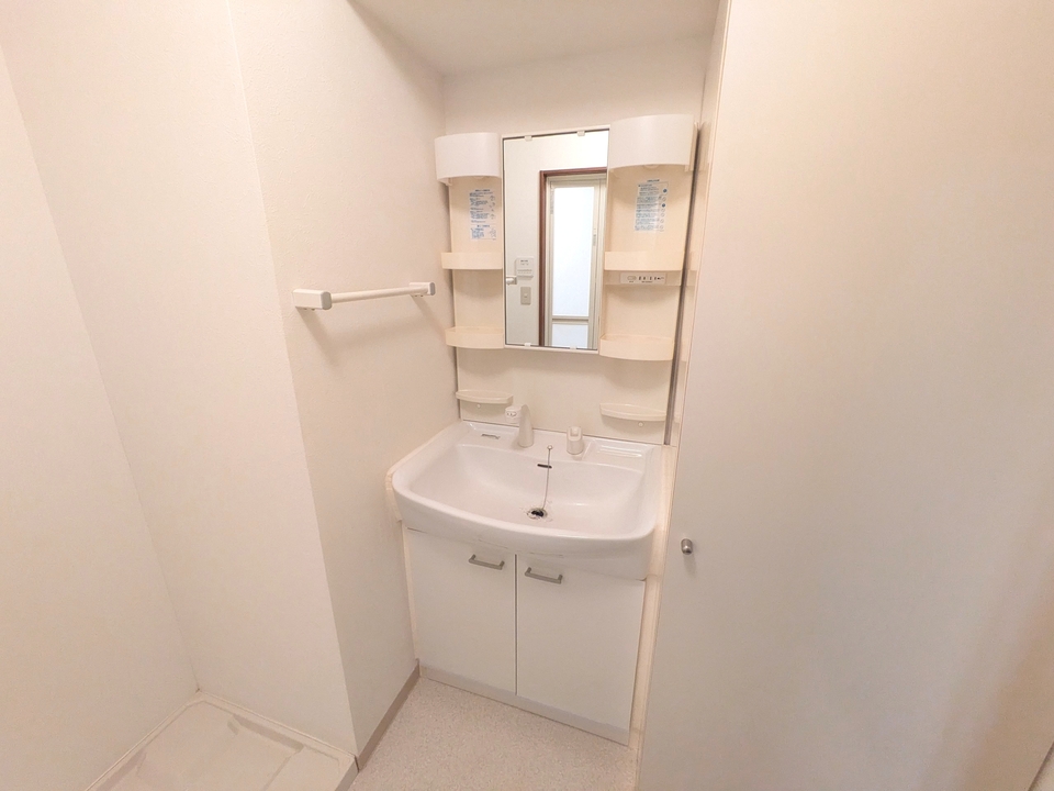 シャワー付洗面化粧台