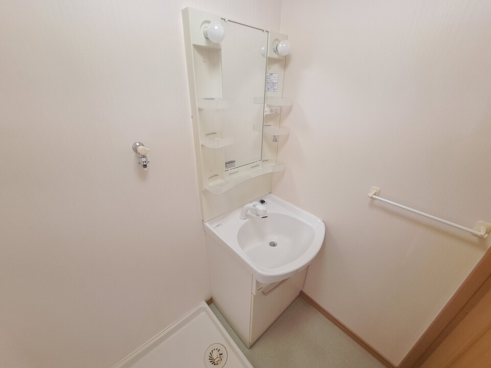 シャワー付洗面化粧台