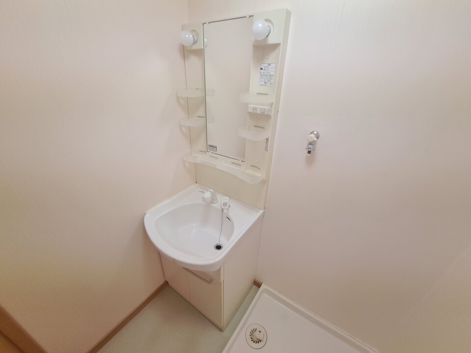 シャワー付洗面化粧台