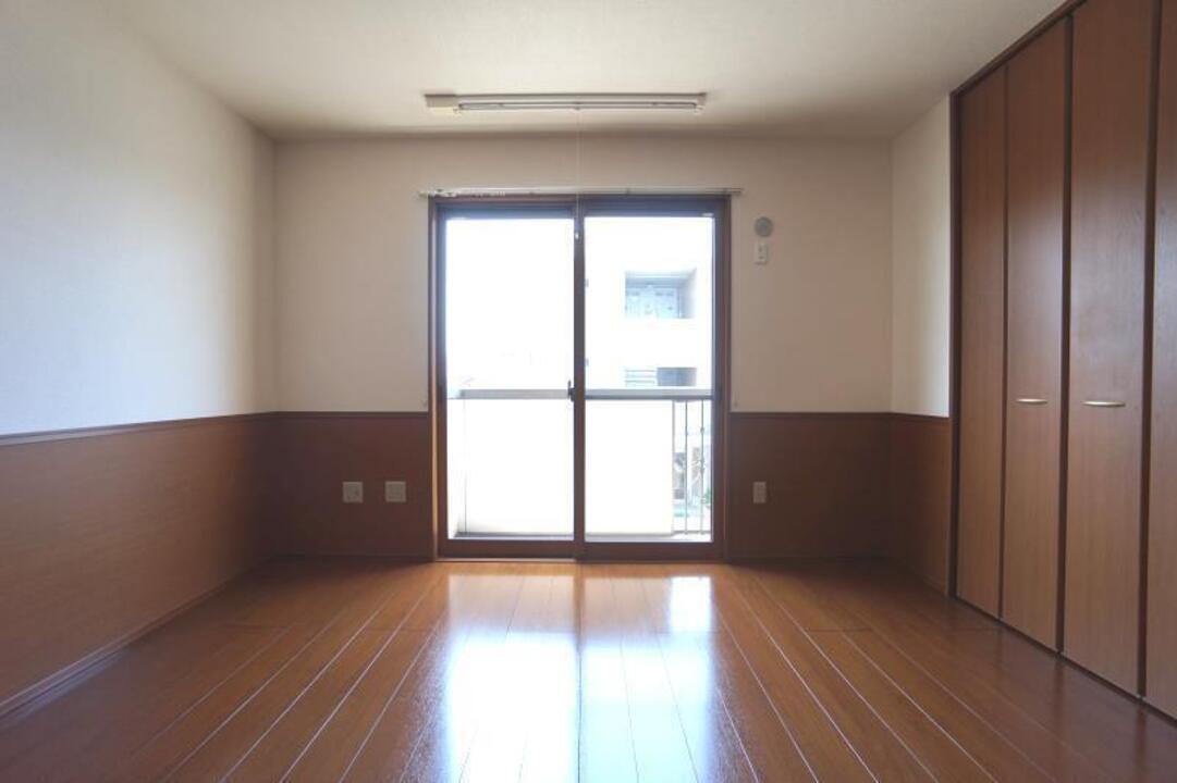 洋室8帖