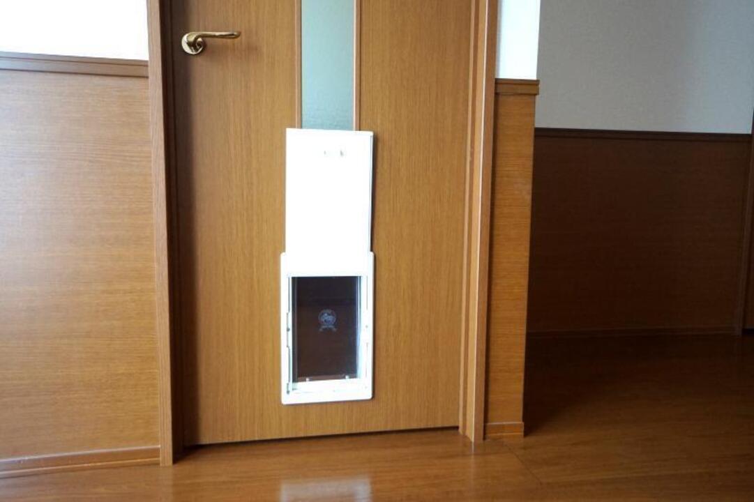 ペット出入口扉