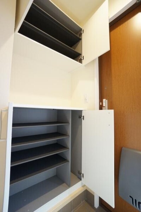 シューズボックス