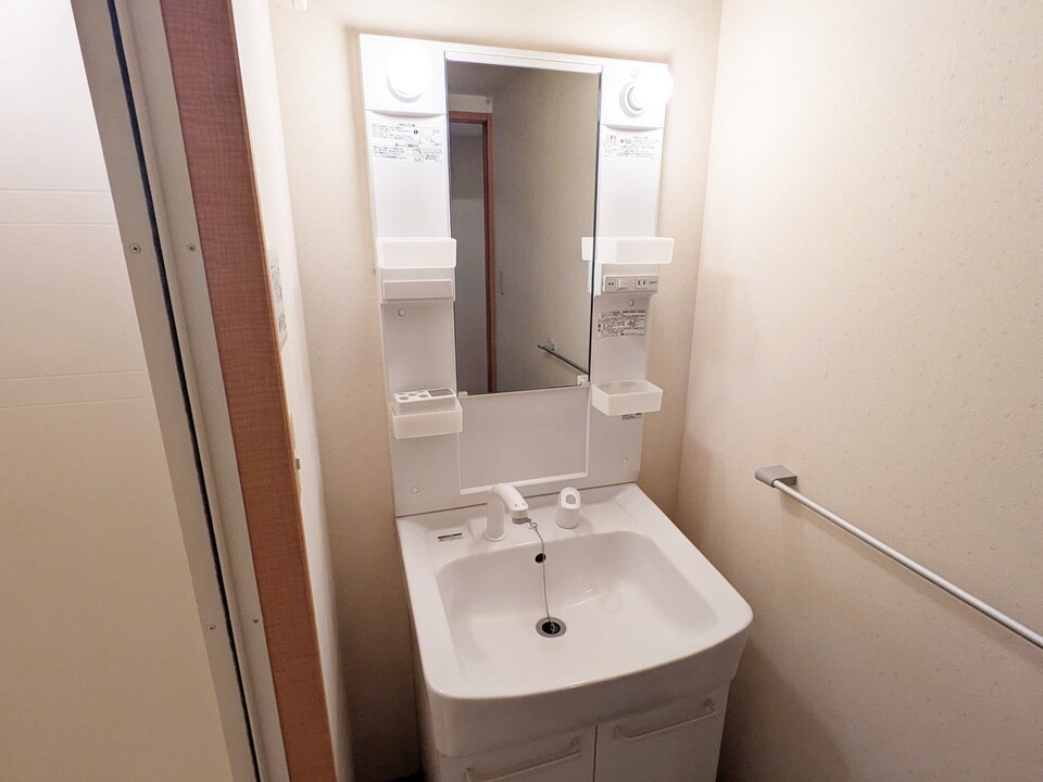 シャワー付洗面化粧台