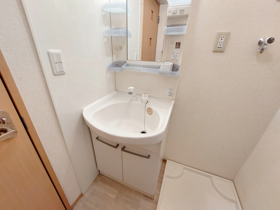 シャワー付洗面化粧台