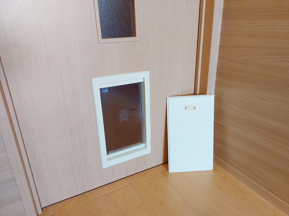 ペット出入口扉