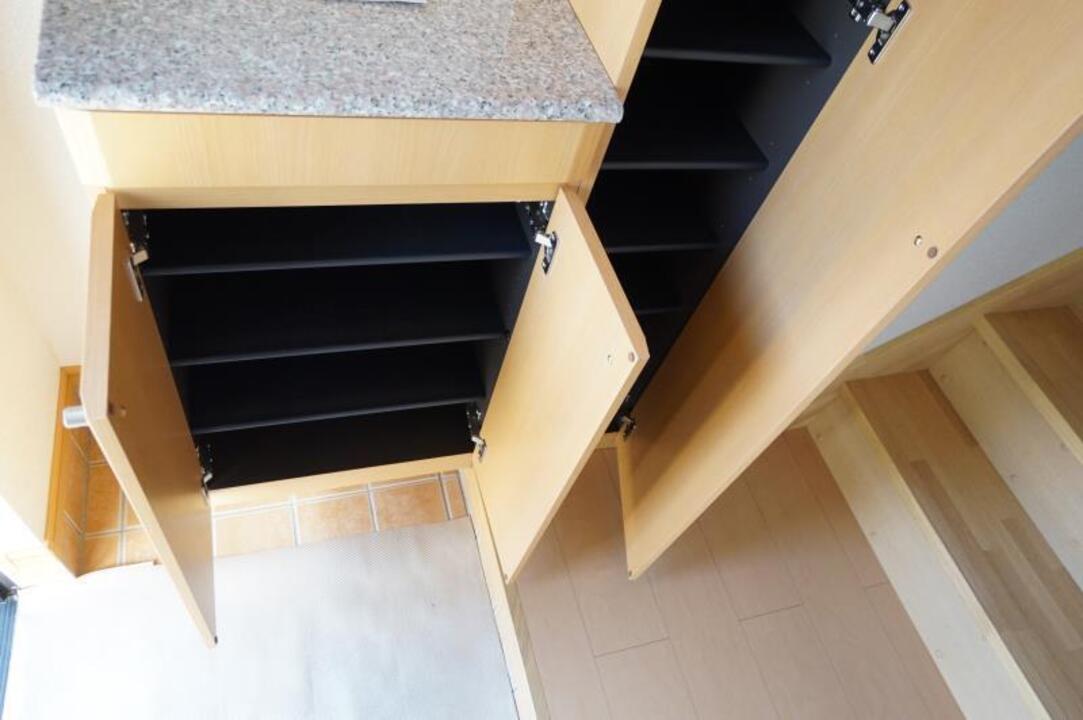 シューズボックス