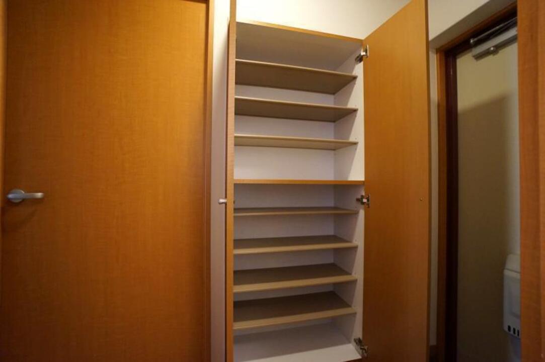 シューズボックス