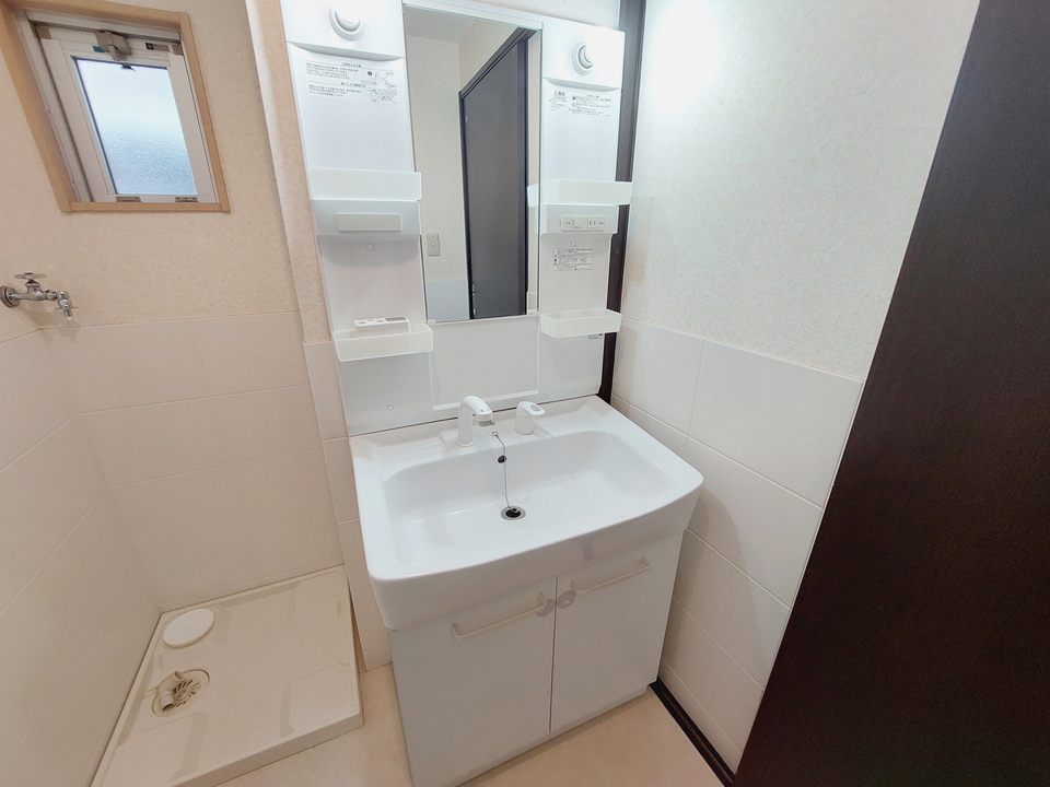 シャワー付洗面化粧台