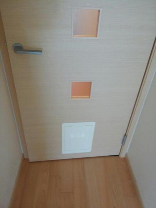 ペット出入口扉