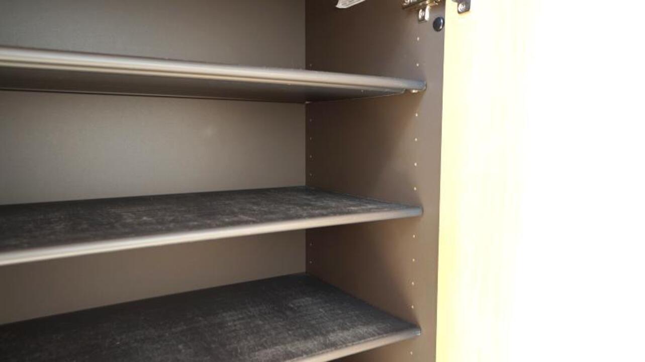 シューズボックス