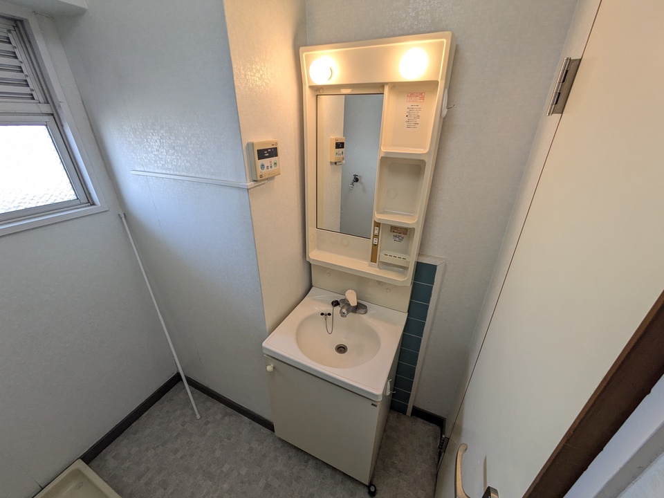 シャワー付洗面化粧台