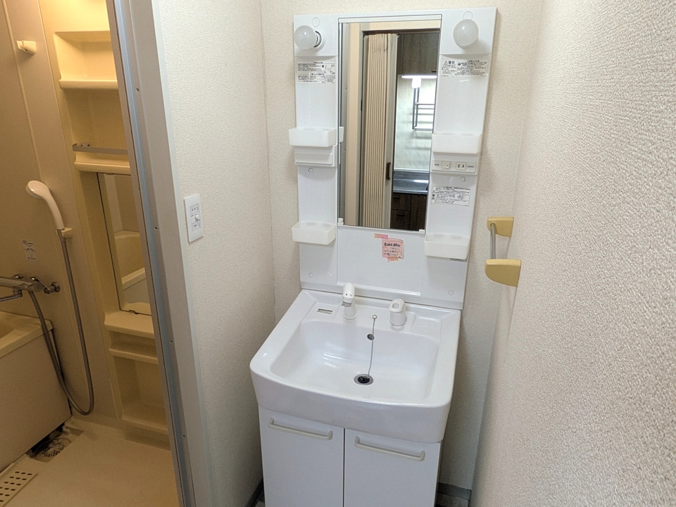 シャワー付洗面化粧台