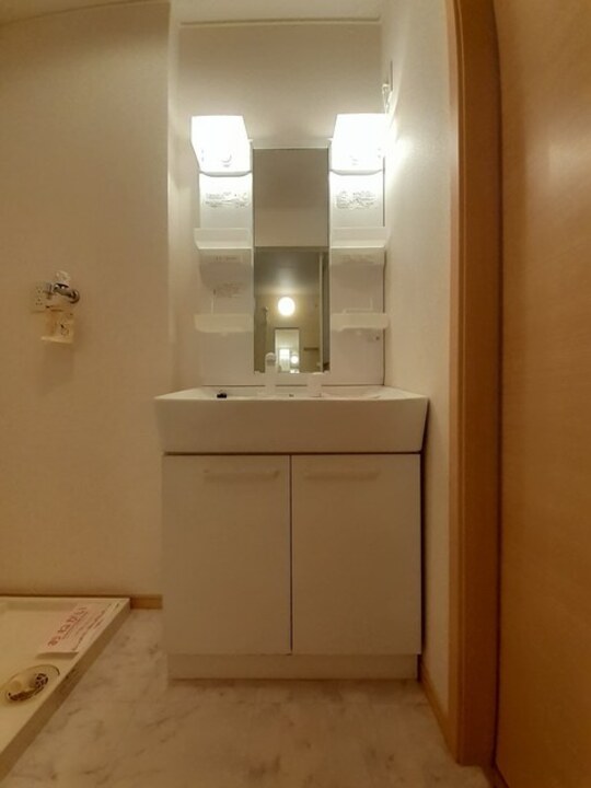 シャワー付洗面化粧台