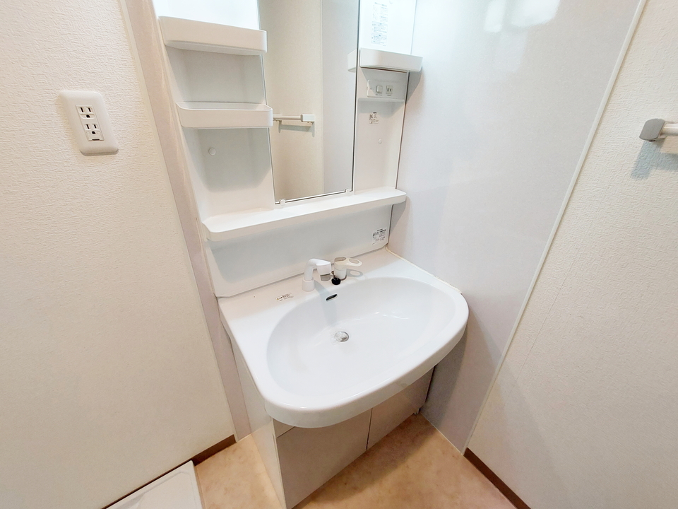 シャワー付洗面化粧台
