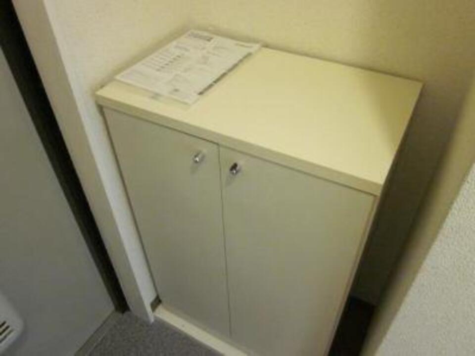 シューズボックス