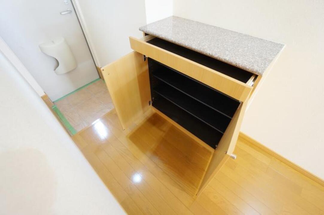 シューズボックス