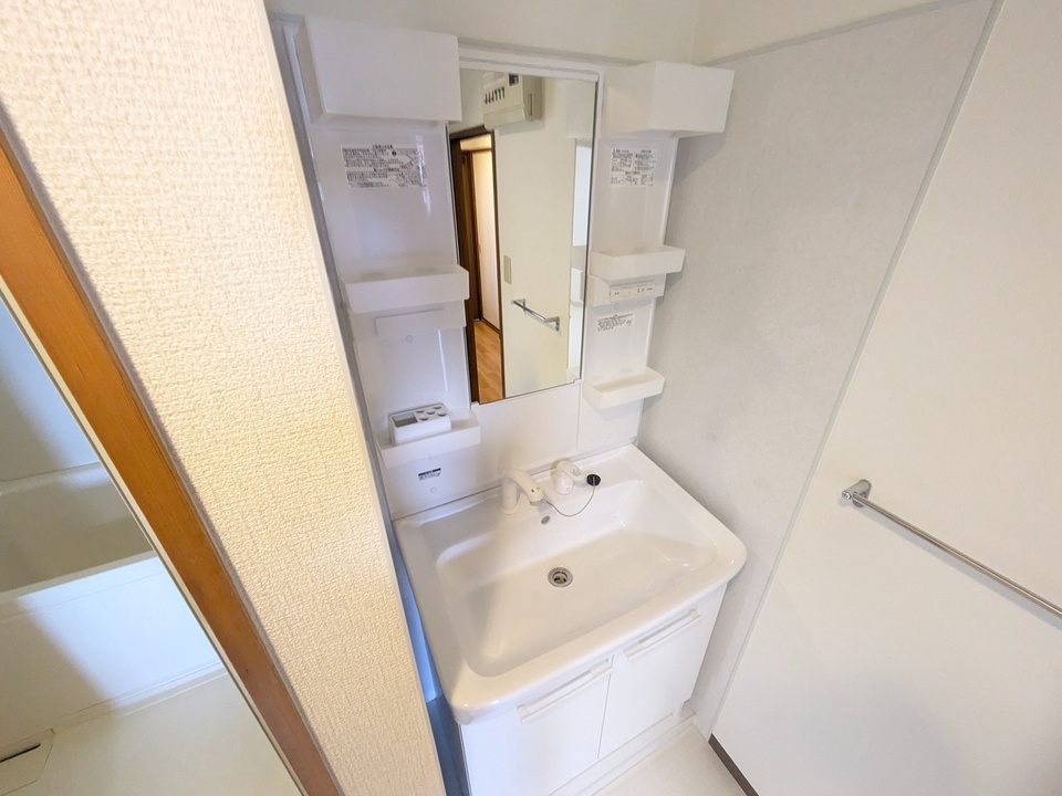 シャワー付洗面化粧台