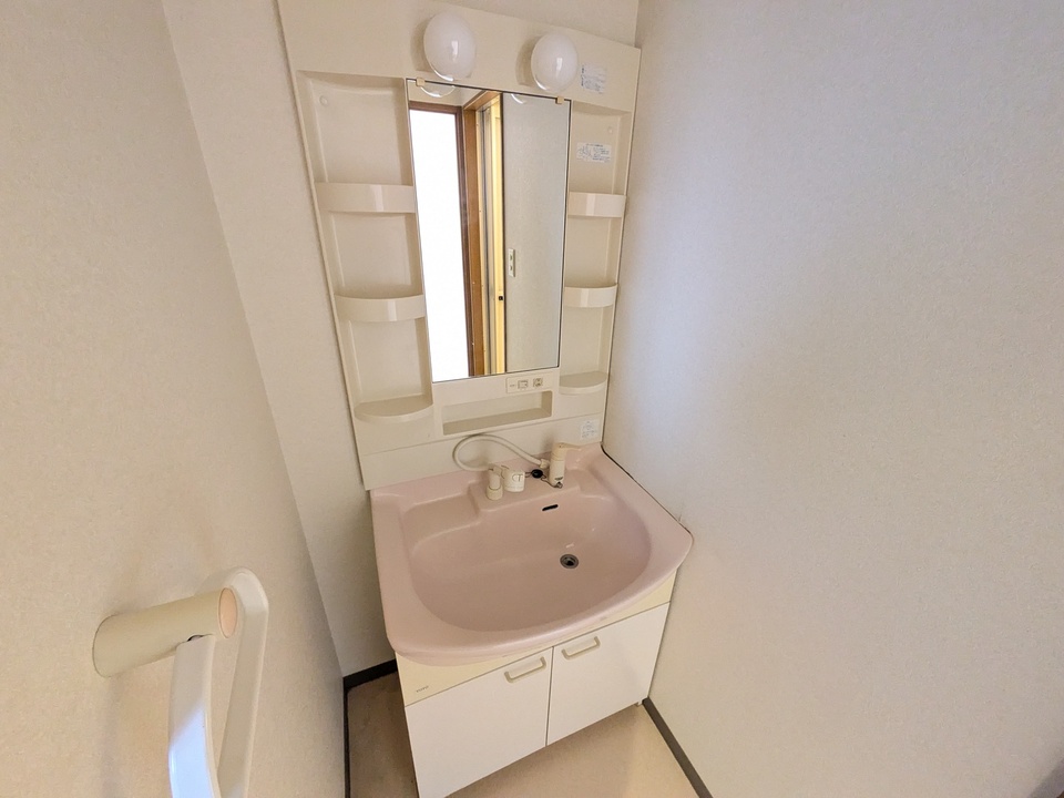 シャワー付洗面化粧台