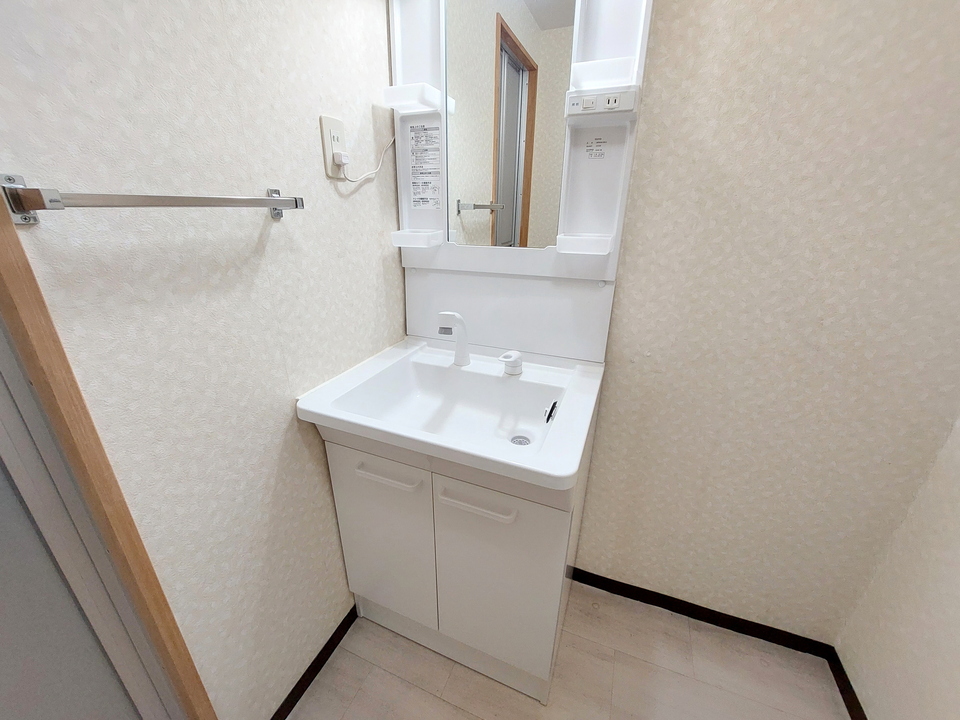 シャワー付洗面化粧台