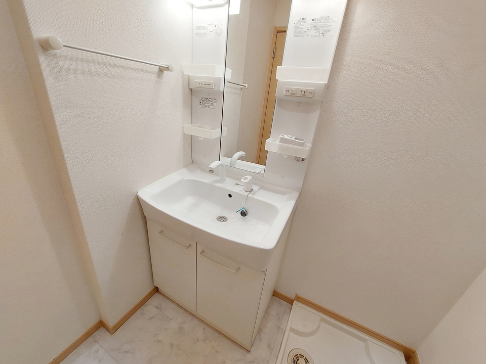 シャワー付洗面化粧台