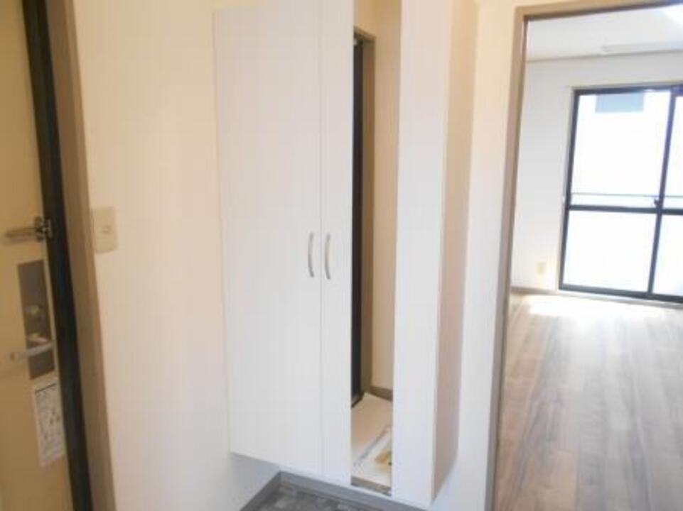 シューズボックス