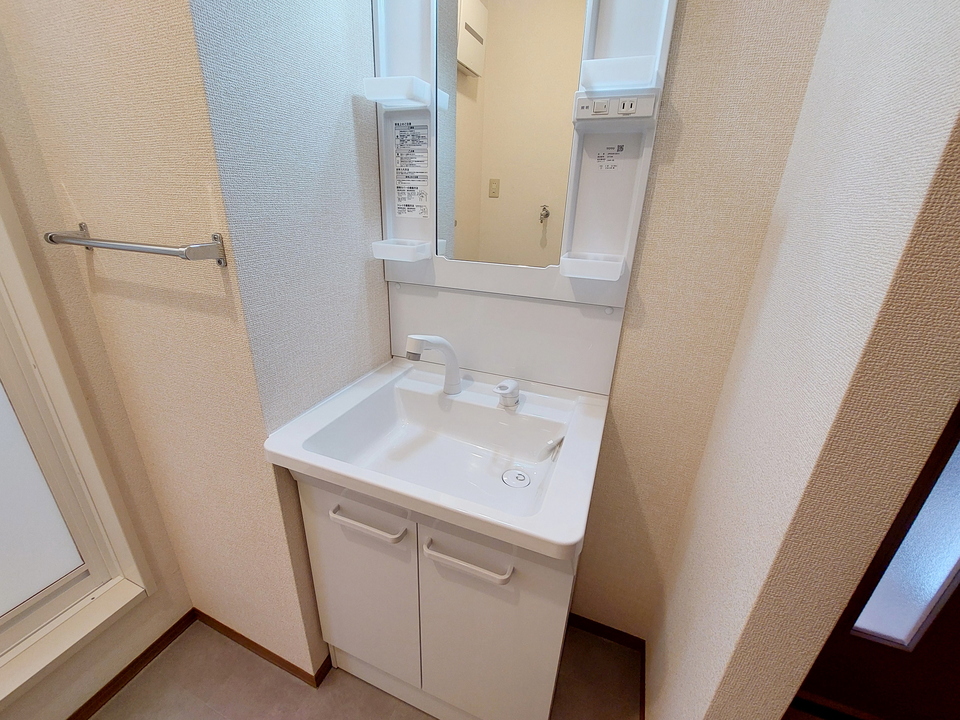 シャワー付洗面化粧台