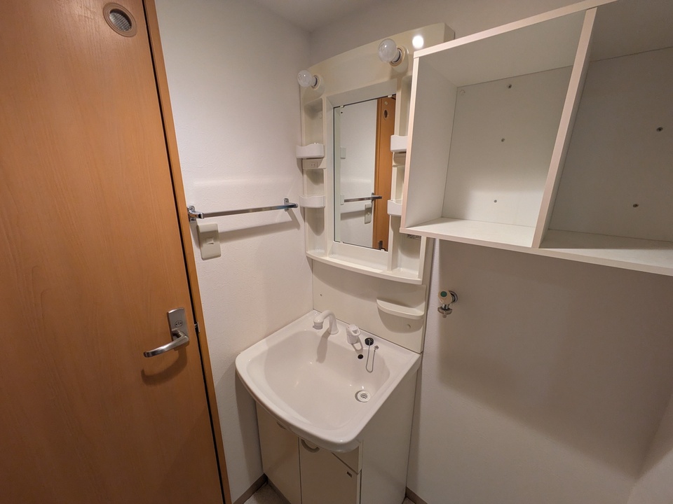 シャワー付洗面化粧台