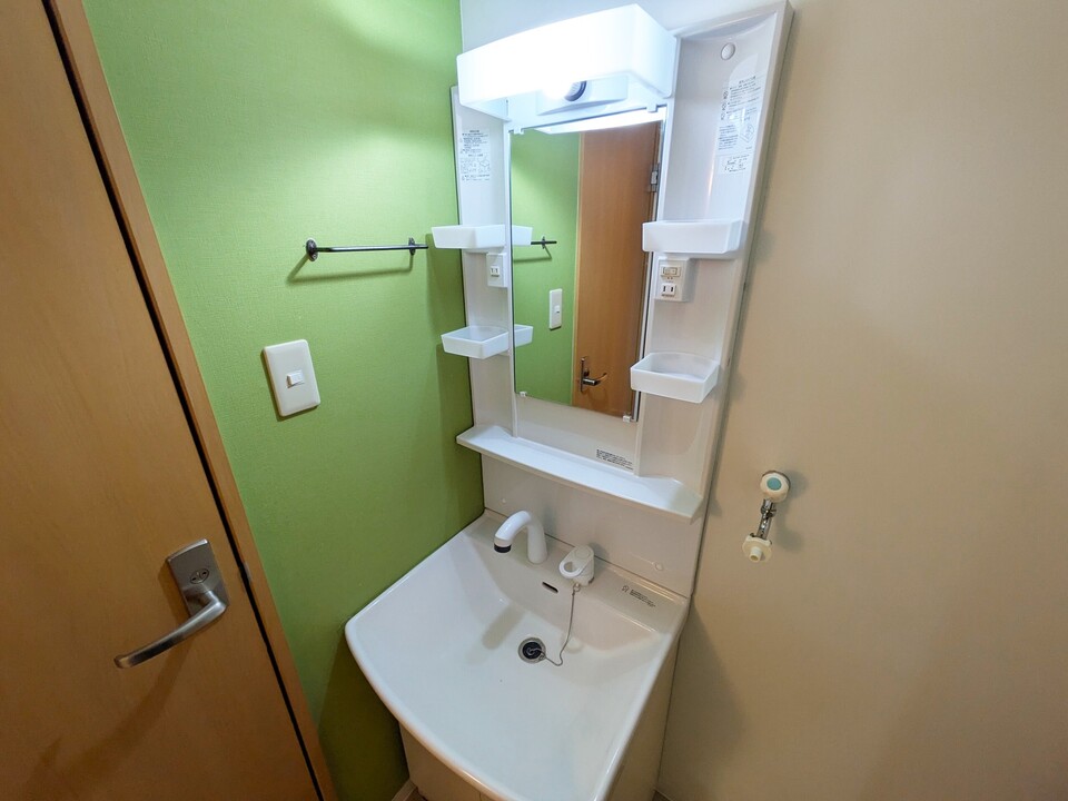 シャワー付洗面化粧台