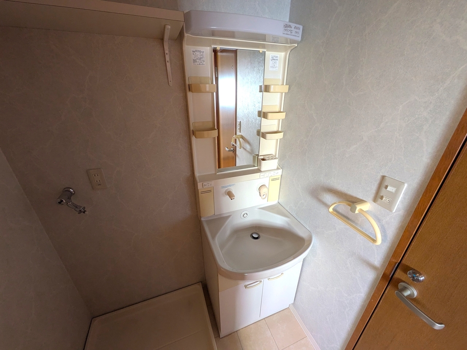 シャワー付洗面化粧台