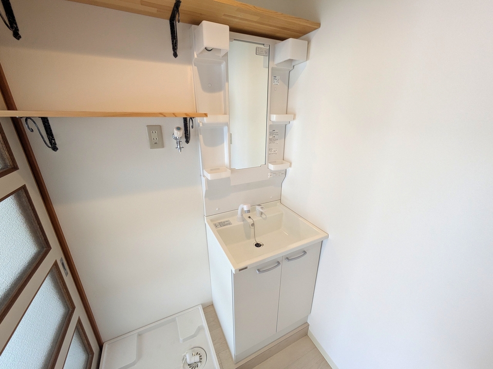 シャワー付洗面化粧台