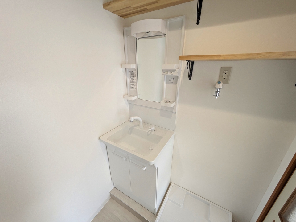 シャワー付洗面化粧台