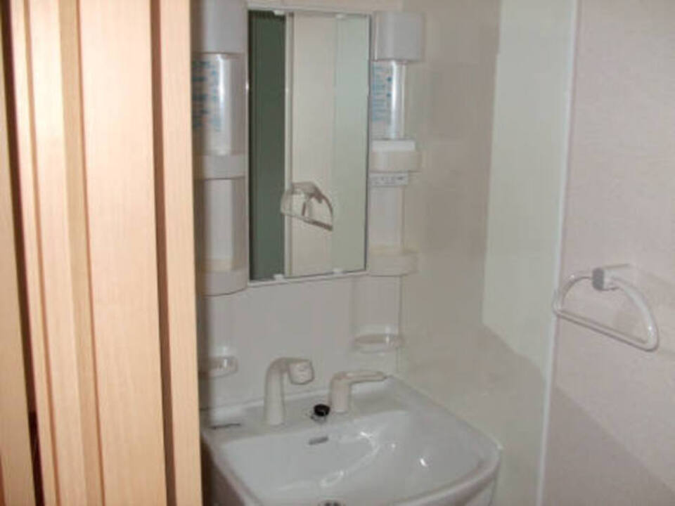 シャワー付洗面化粧台