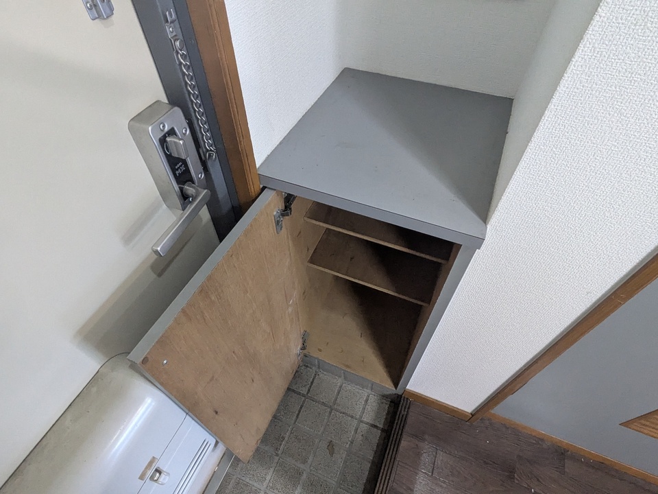 シューズボックス