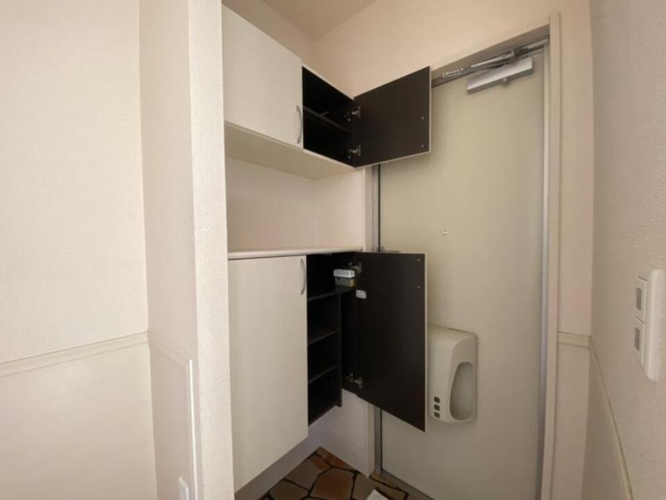 シューズボックス