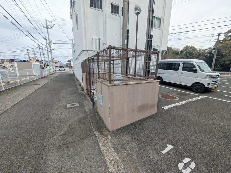 ゴミステーション