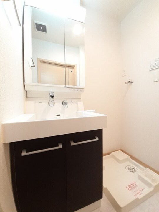 シャワー付洗面化粧台