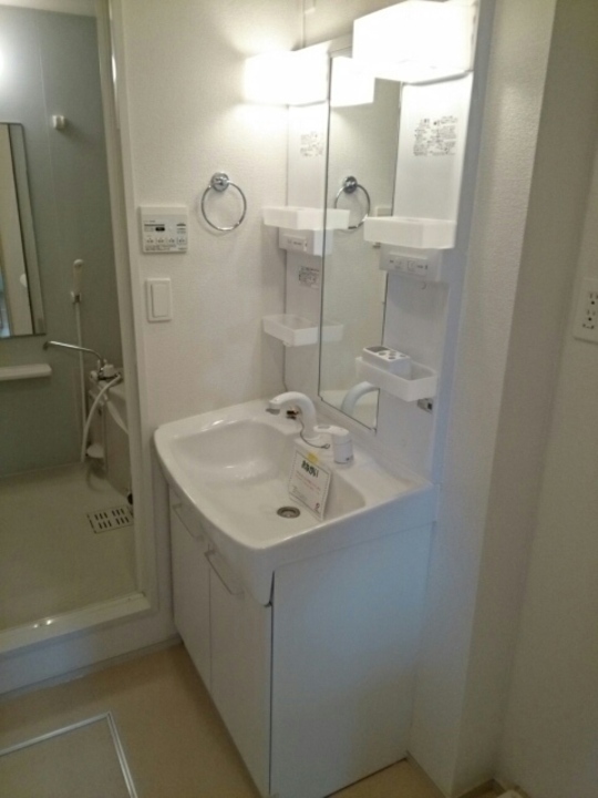 シャワー付洗面化粧台