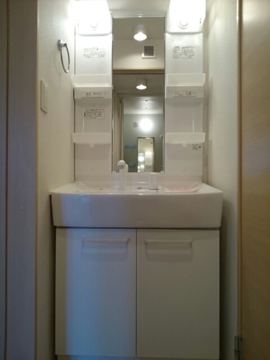 シャワー付洗面化粧台