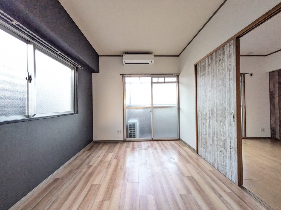 洋室（北東側）